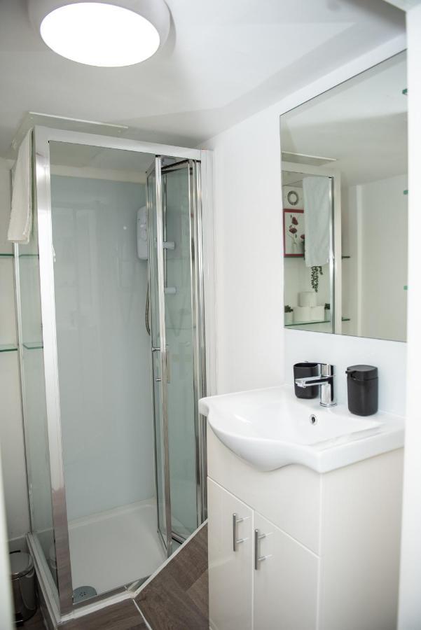 Small But Cozy Studio, Great Tube Connection Londen Buitenkant foto