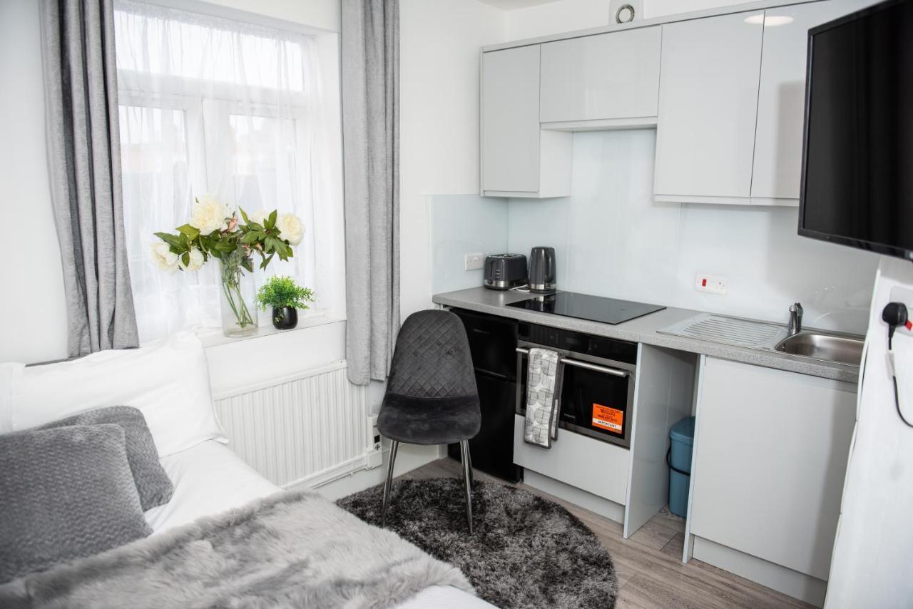 Small But Cozy Studio, Great Tube Connection Londen Buitenkant foto