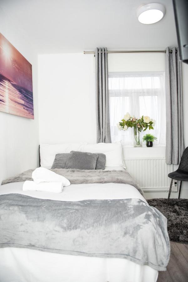 Small But Cozy Studio, Great Tube Connection Londen Buitenkant foto