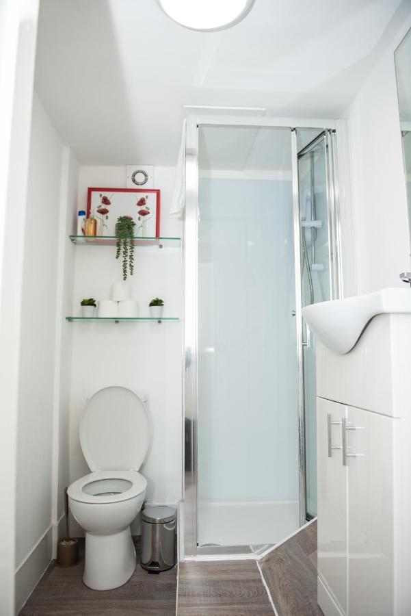 Small But Cozy Studio, Great Tube Connection Londen Buitenkant foto
