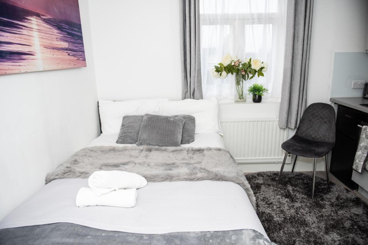 Small But Cozy Studio, Great Tube Connection Londen Buitenkant foto