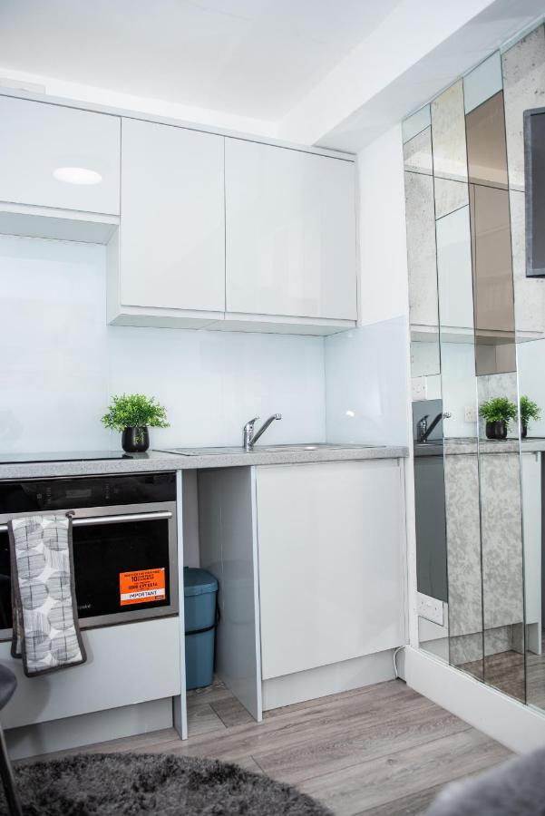 Small But Cozy Studio, Great Tube Connection Londen Buitenkant foto